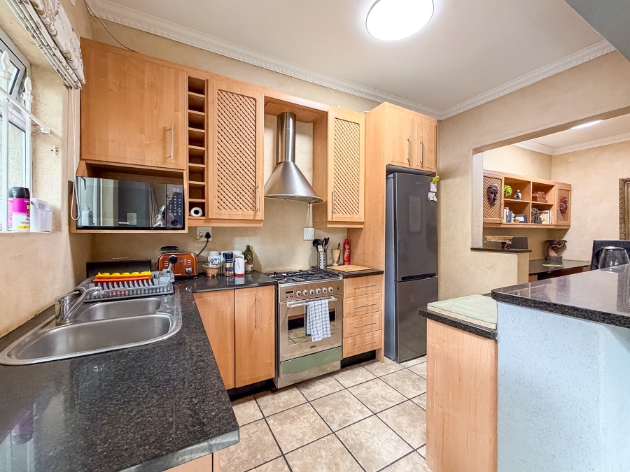 4 Bedroom Property for Sale in Bantry Bay Western Cape